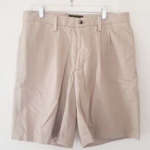 Eddie Bauer wrinkle and stain resistant shorts